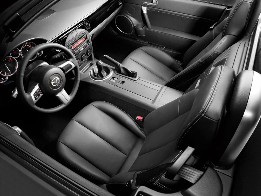  Mazda MX-5 Roadster Coupe 2006 года  (фото 86 из 212)